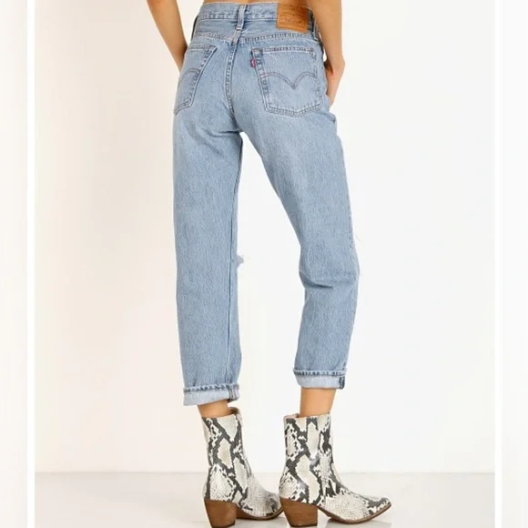 Levi’s Wedgie Straight Premium Authentically Yours Wash High Rise Jeans Size 29 - Picture 3 of 11